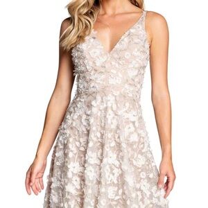 Dress the Population Elisa Backless Floral Dress in Cream and White NWT size Med